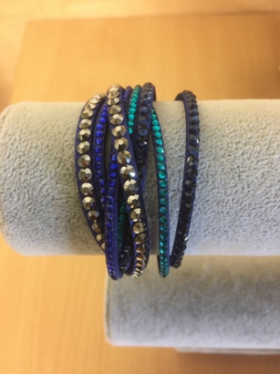 Wikkelarmband blauw met strass