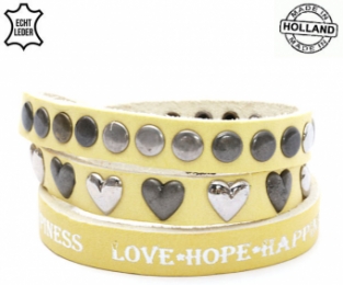 Lederen armband YELLOW met tekst love hope happiness met hart en ronde studs